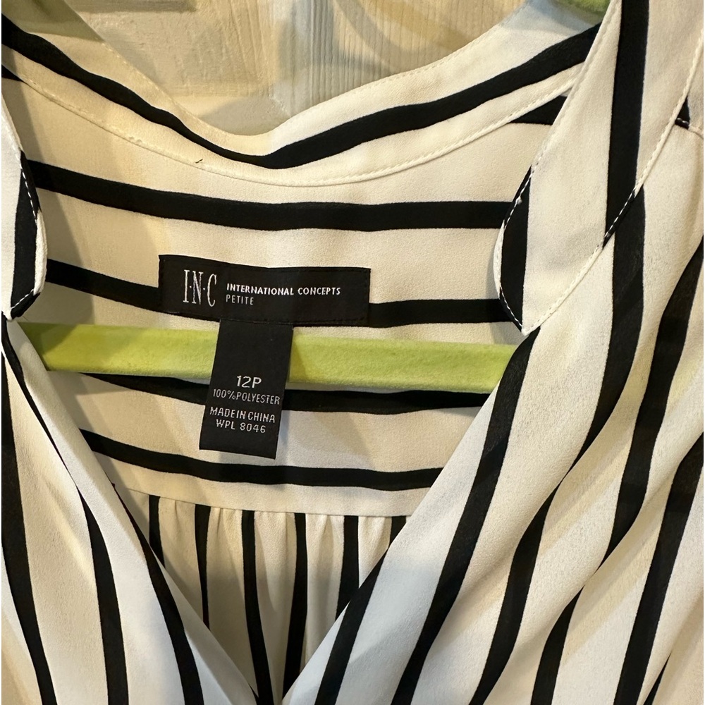 NWT INC International Concepts Blouse.  Black/White, Size 12P